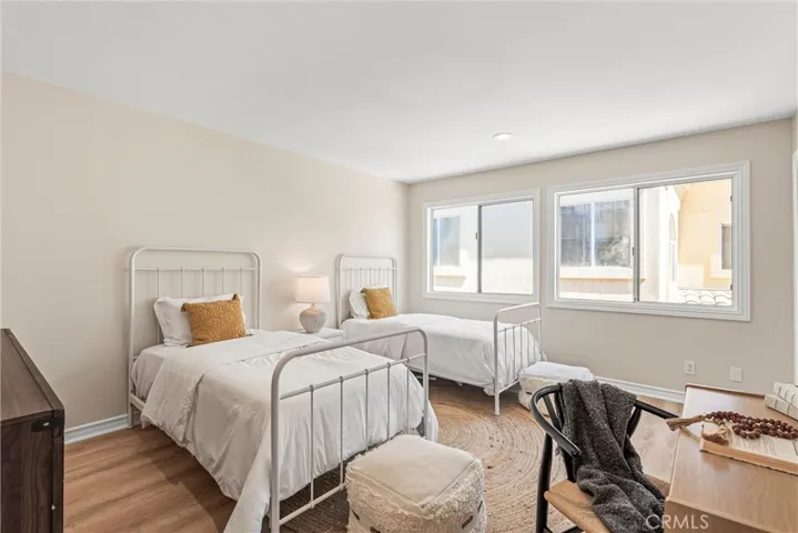 1323 17th Street, Manhattan Beach, California 90266