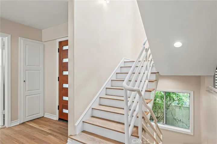 1323 17th Street, Manhattan Beach, California 90266