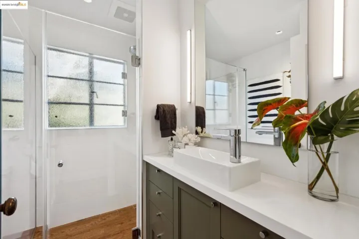 5847 Nottingham Drive, Oakland, California 94611