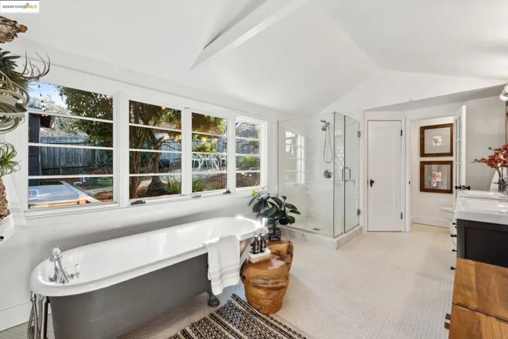 5847 Nottingham Drive, Oakland, California 94611