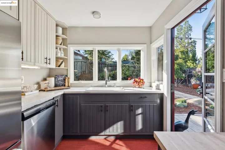 5847 Nottingham Drive, Oakland, California 94611
