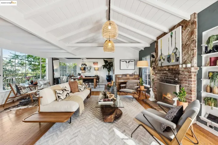 5847 Nottingham Drive, Oakland, California 94611