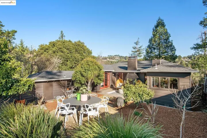 5847 Nottingham Drive, Oakland, California 94611