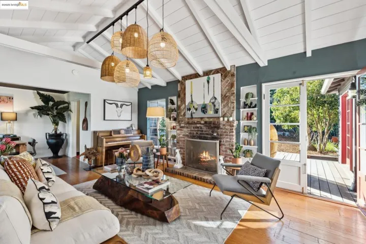 5847 Nottingham Drive, Oakland, California 94611