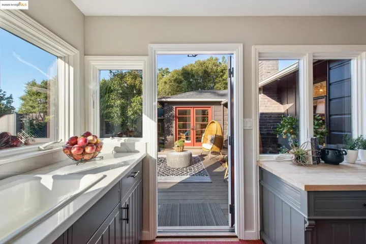 5847 Nottingham Drive, Oakland, California 94611