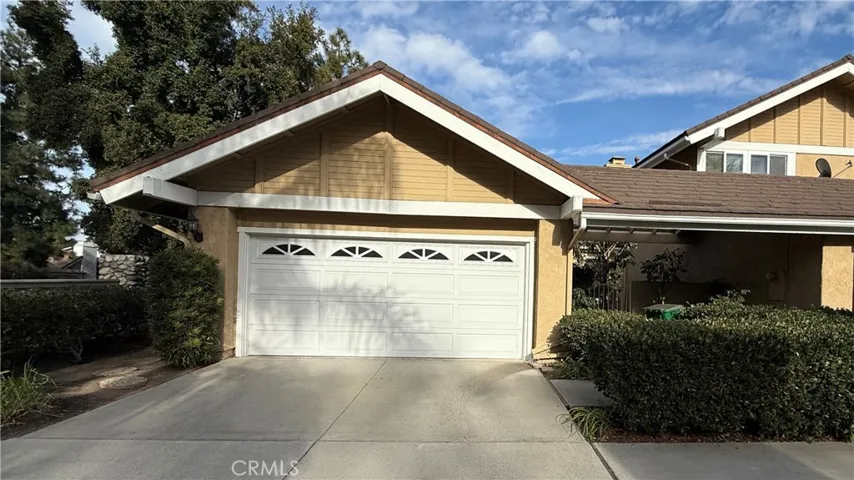 16 Oakgrove, Irvine, California 92604