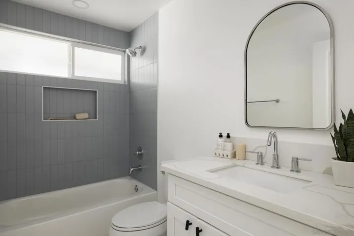 3285 Ashford St, San Diego, California 92111