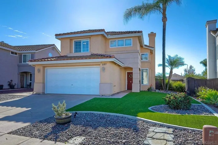 227 Clearcreek Place, Santee, California 92071