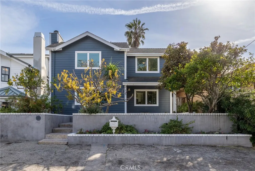 628 35th Street, Manhattan Beach, California 90266, 4 Bedrooms Bedrooms, ,4 BathroomsBathrooms,Residential,For Sale,35th,SB25004039