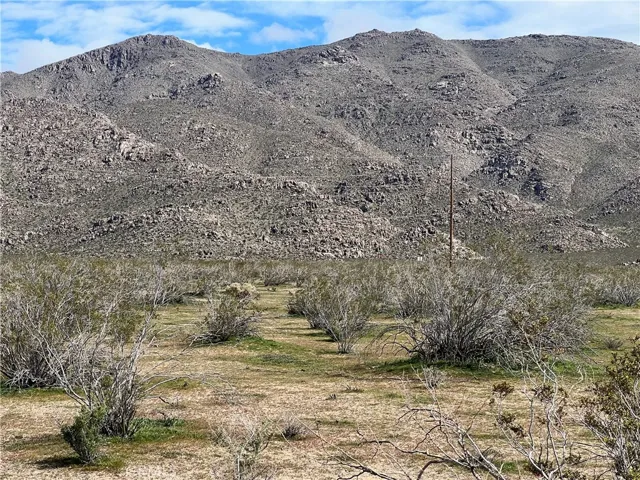 0 Del Oro Road, Apple Valley, California 92308