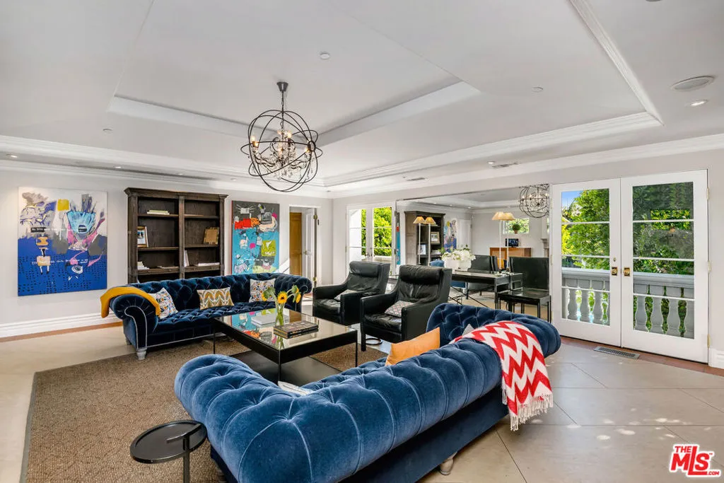 722 N Maple Drive, Beverly Hills, California 90210 home-pic-42