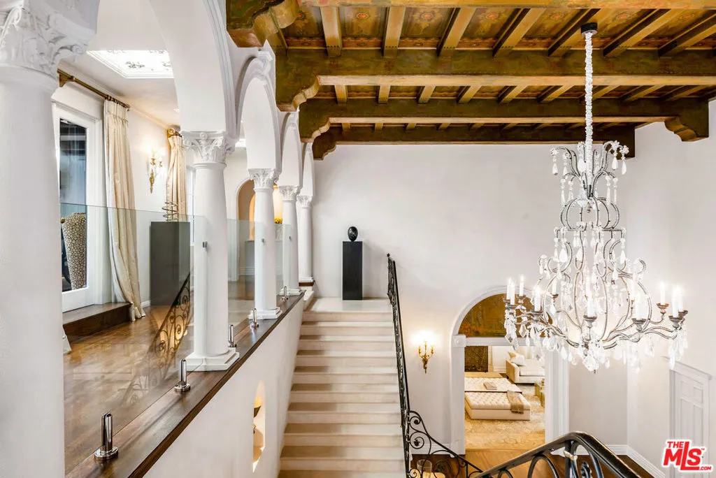 722 N Maple Drive, Beverly Hills, California 90210 home-pic-33