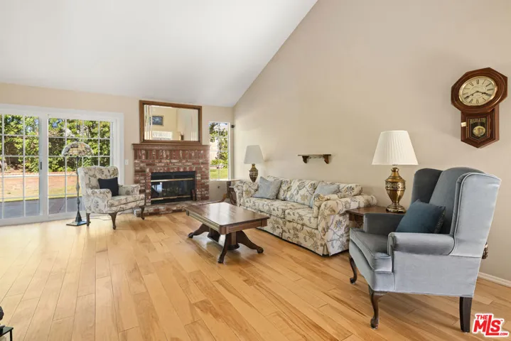 5531 Barnard Street, Simi Valley, California 93063