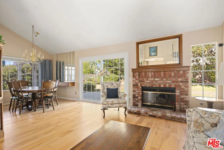 5531 Barnard Street, Simi Valley, California 93063
