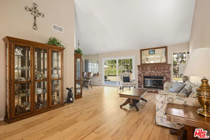 5531 Barnard Street, Simi Valley, California 93063
