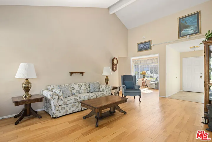 5531 Barnard Street, Simi Valley, California 93063