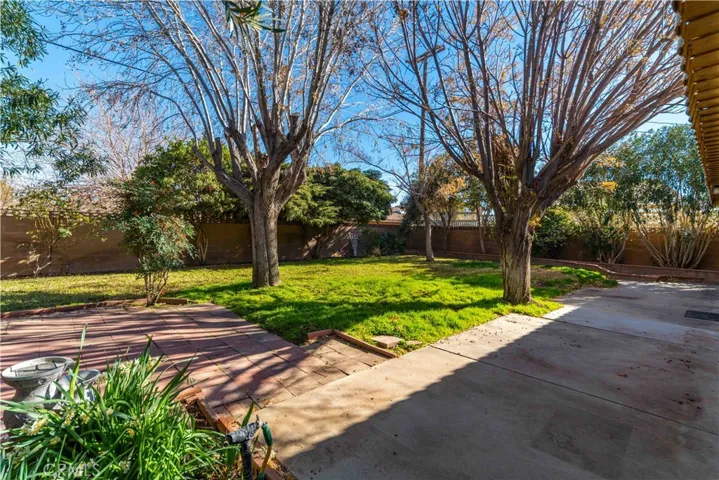 39512 12th Street W, Palmdale, California 93551