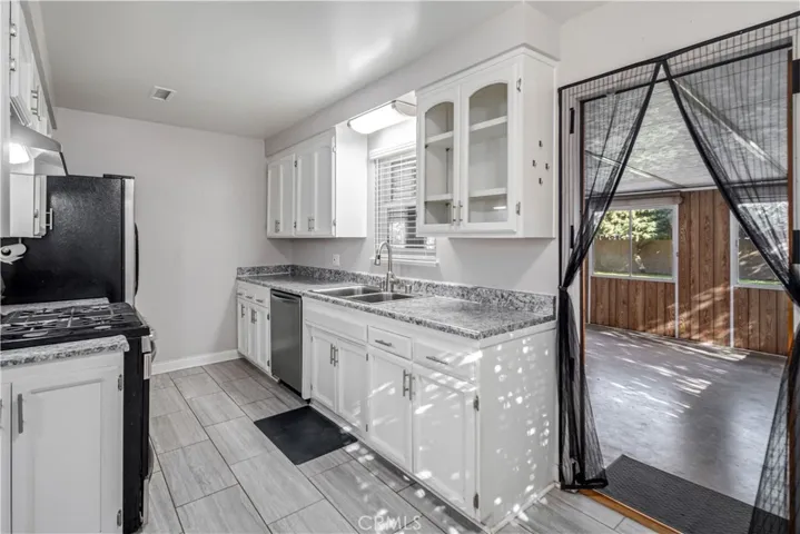 39512 12th Street W, Palmdale, California 93551