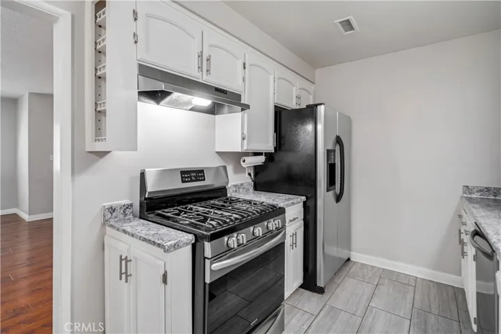 39512 12th Street W, Palmdale, California 93551
