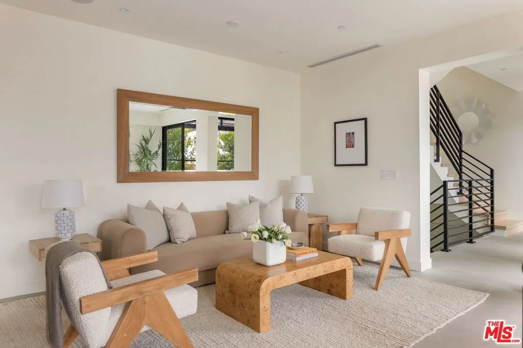 927 Hilldale Avenue, West Hollywood, California 90069 home-pic-11