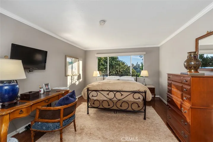 Downstairs Bedroom 1