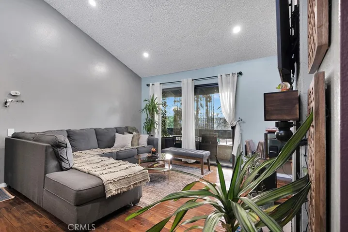 9600 Van Nuys Boulevard 216, Panorama City, California 91402