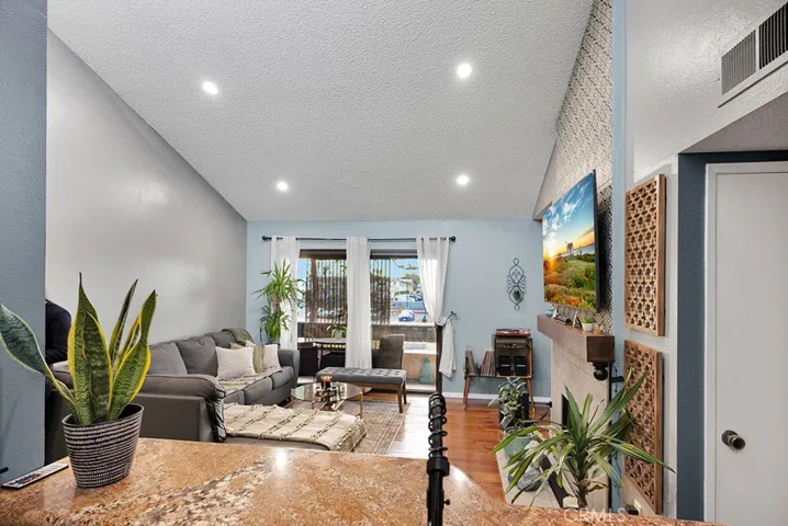9600 Van Nuys Boulevard 216, Panorama City, California 91402