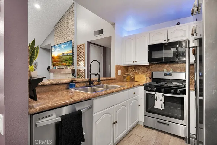 9600 Van Nuys Boulevard 216, Panorama City, California 91402