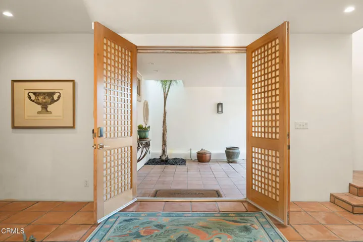 Mandalay Shores Home_Entry_2