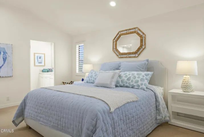 124-web-or-mls-UpmarketMedia-1571Man-ext