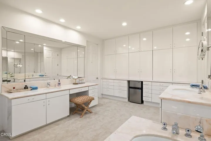 65-web-or-mls-UpmarketMedia-1571Mand-65