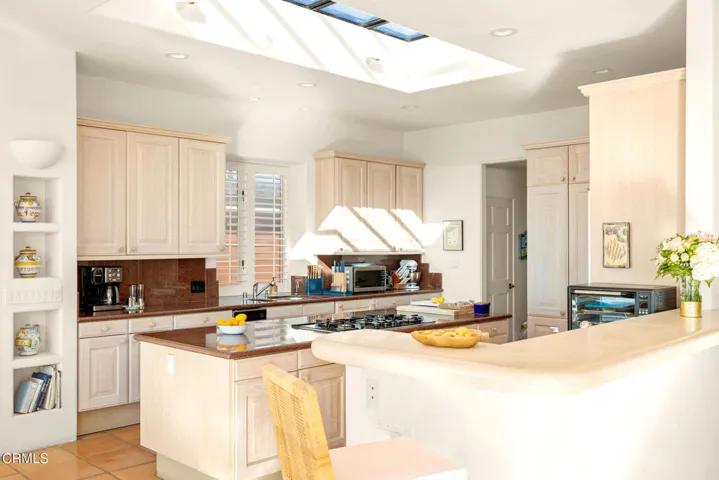 43-web-or-mls-UpmarketMedia-1571Mand-43