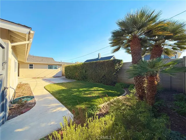 1837 Pine Street, Huntington Beach, California 92648