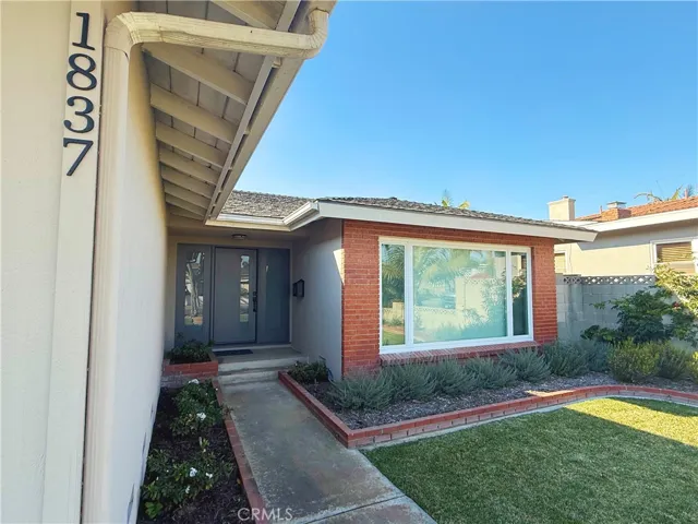 1837 Pine Street, Huntington Beach, California 92648