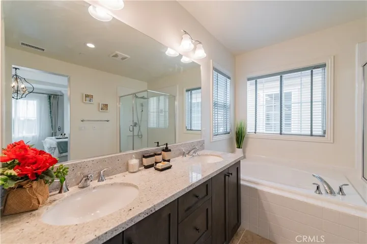 17 Umbria, Lake Forest, California 92630