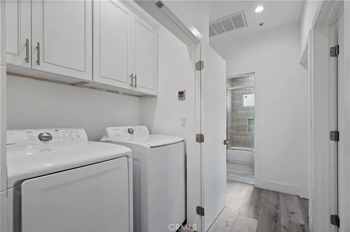 7127 S La Cienega Boulevard, Los Angeles, California 90045
