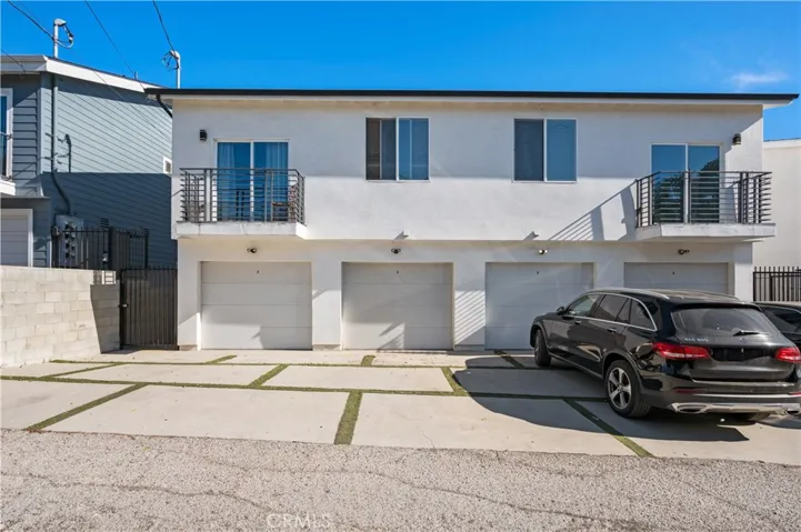 7127 S La Cienega Boulevard, Los Angeles, California 90045