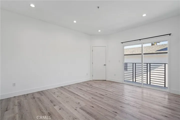7127 S La Cienega Boulevard, Los Angeles, California 90045