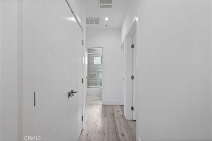 7127 S La Cienega Boulevard, Los Angeles, California 90045