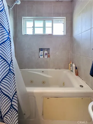 Upstairs Hall Bathroom