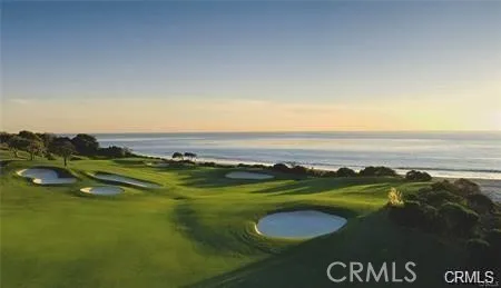 GREAT PUBLIC AND PRIVATE GOLF COURSES NEARBY