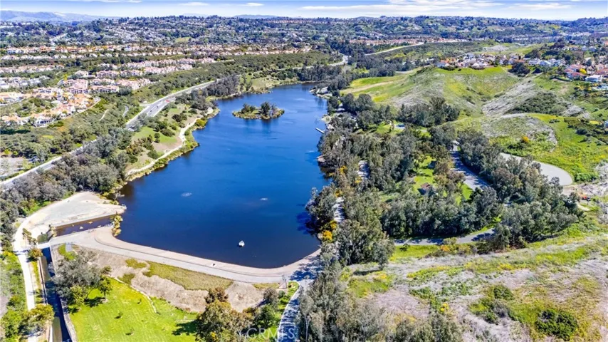 Laguna Niguel Regional Park and Lake
