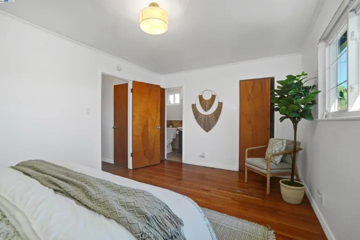 1063 Via Bregani, San Lorenzo, California 94580