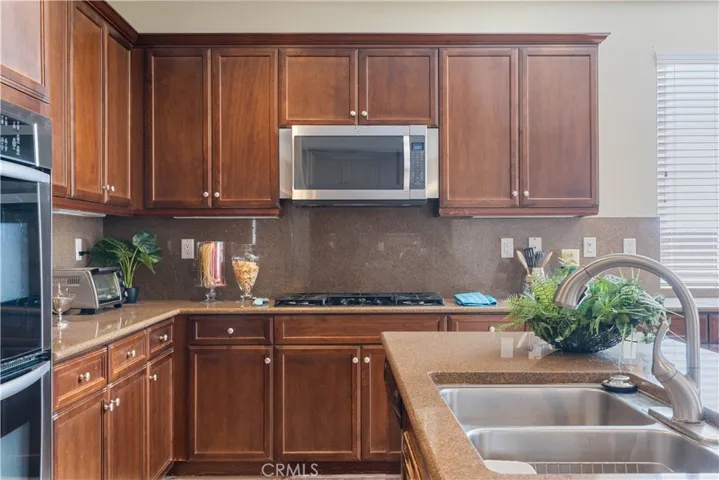 4822 Brookside Avenue, Fontana, California 92336