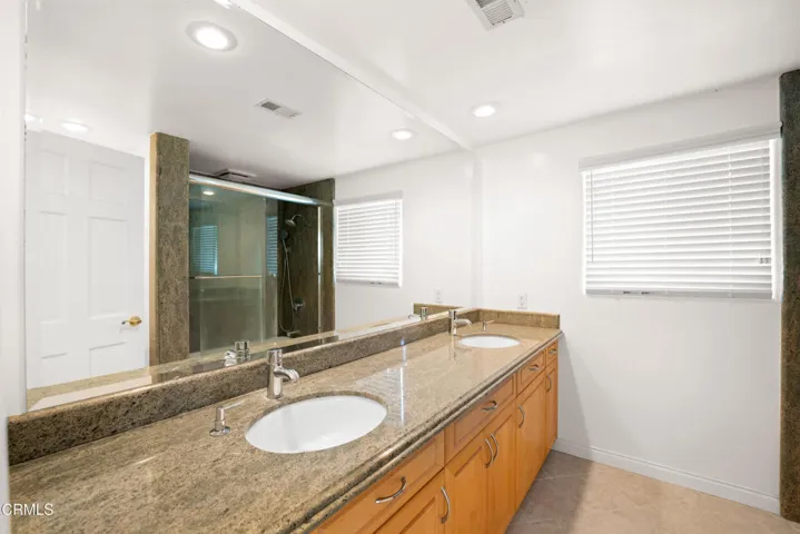 Hall bath main