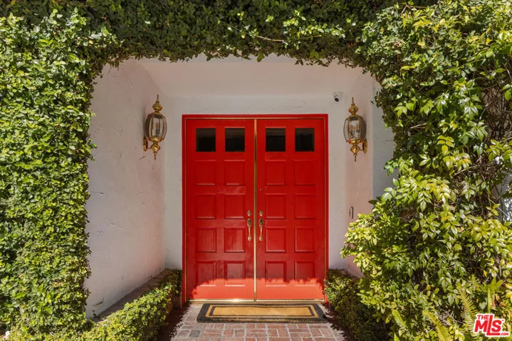 17137 Addison Street, Encino, California 91316