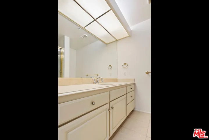 2131 Century Park Lane 101, Los Angeles, California 90067