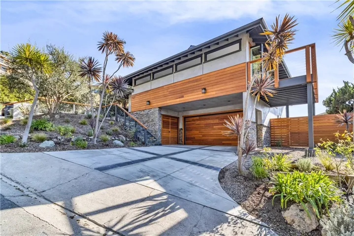 329 Dartmoor Street, Laguna Beach, California 92651
