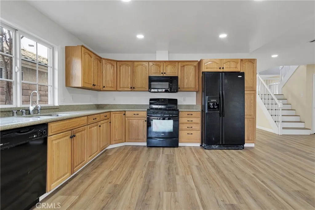 12802 Rain Shadow Road, Victorville, California 92395 home-pic-8