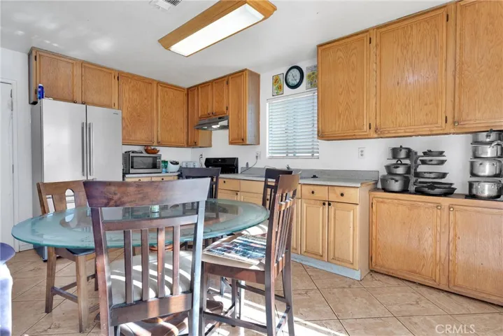 10419 Cimmeron Trail Drive, Adelanto, California 92301